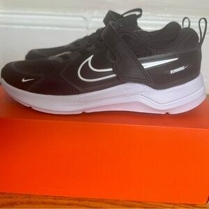 Brand new Nike Cosmic Runner (PSV) sneakers in classic black/white. Size 3
